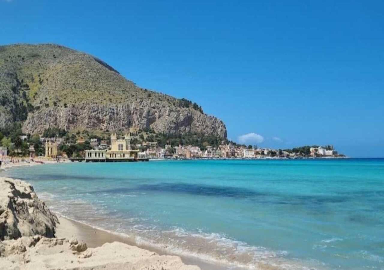 Casa Vacanza A 11 Km Dall'Aeroporto Di Palermo คารินิ ภายนอก รูปภาพ